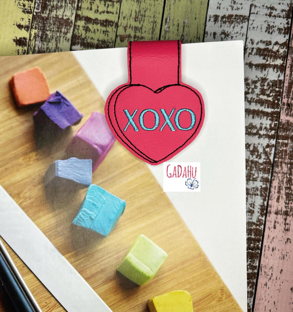 XOXO magnetic bookmark ITH Embroidery design