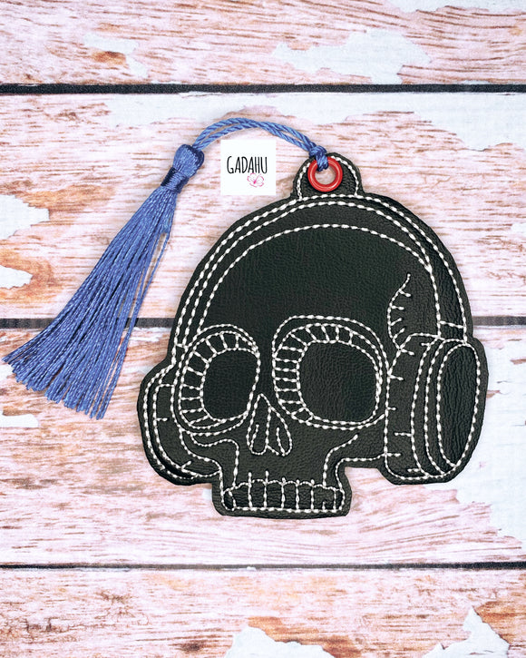 Skull bookmark charm ITH Embroidery design 4x4