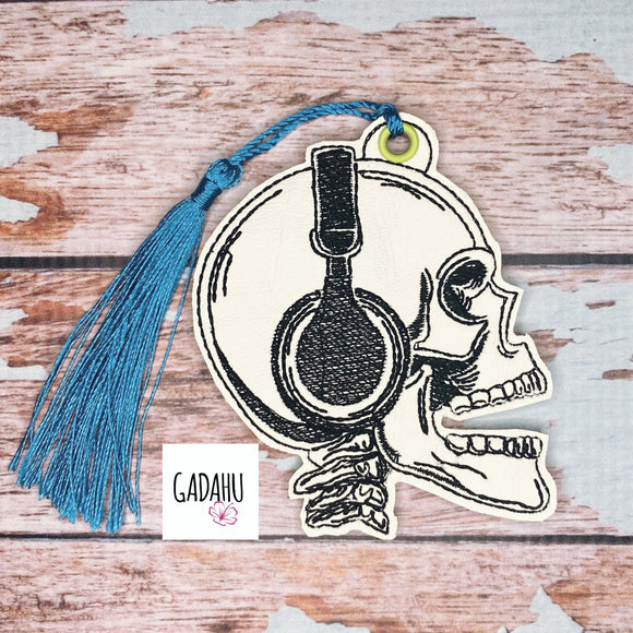 Skull headphones bookmark charm ITH Embroidery design 4x4