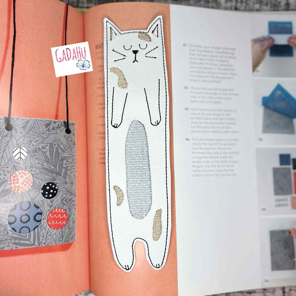 Cat bookmark ITH Embroidery design 5x7